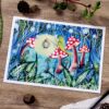 illustration magique mystérieuse, petite sorcière dans une forêt de champignon.